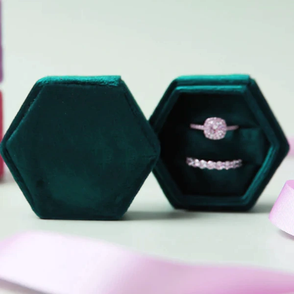 custom velvet boxes